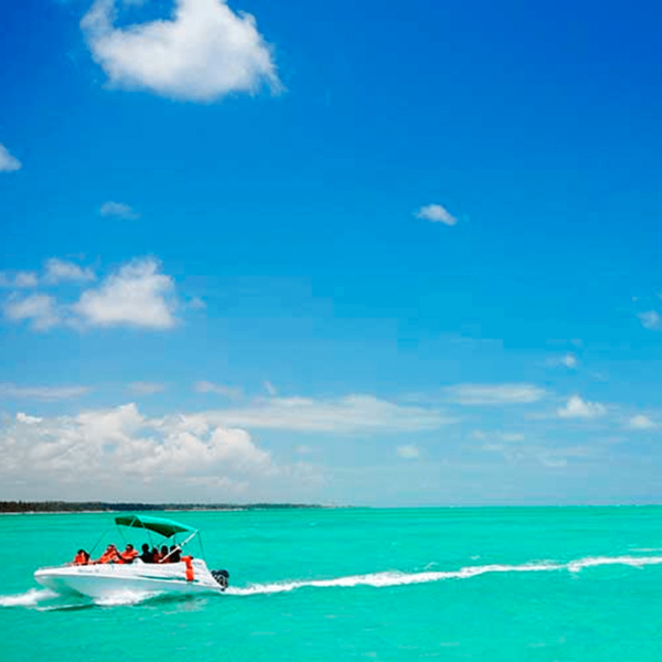 Praia de Maragogi com Lancha